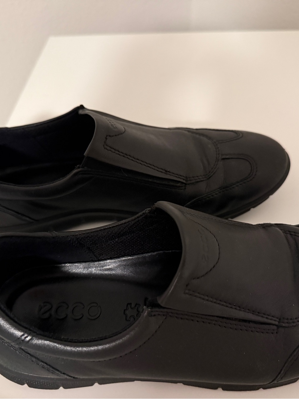 Ecco Black Leather Slip-On Loafers